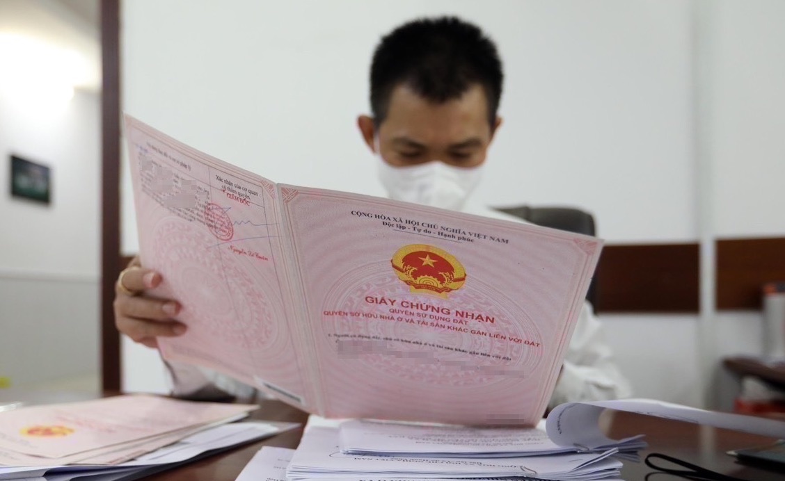 Cập Nhật Về Phí Làm Giấy Tờ Đất Đai Năm 2024 - Những Điều Cần Lưu Ý